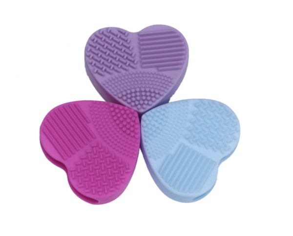 Gant en forme de coeur pour nettoyer pinceaux cosmétique et éponges