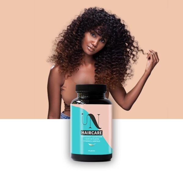 Compléments alimentaires GÉLULES POUSSE DE CHEVEUX de la marque IN HAIRCARE sont des petites gélules 100% naturelles et fabriquées à base d'extraits de plantes, disponible sur kazabeaute.com